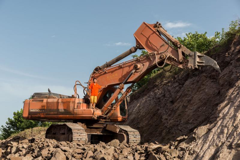 斗山500型鉤機(jī)資陽施工現(xiàn)場